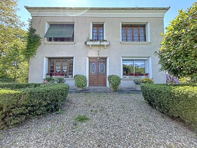 Maison ancienne - 221 m² - 8 pièces