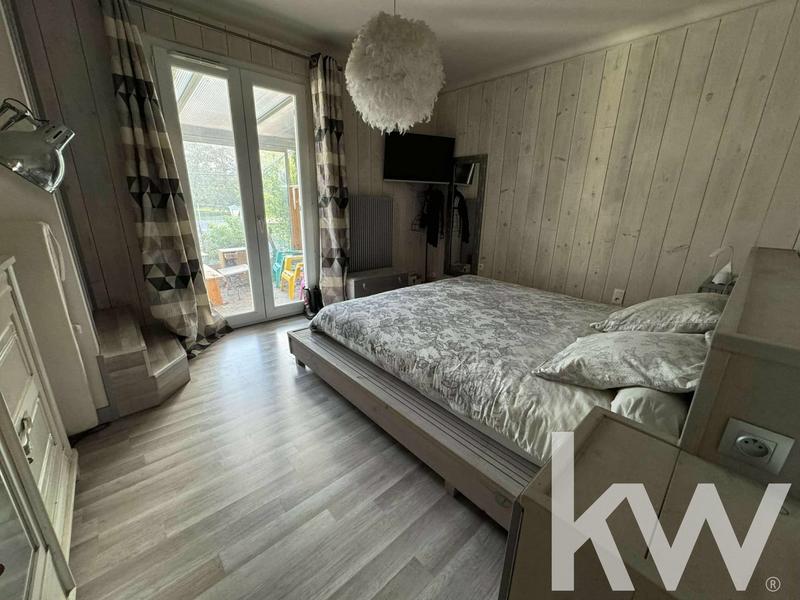 Maison - 202 m² - 8 pièces