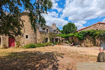 Maison - 253 m² - 8 pièces