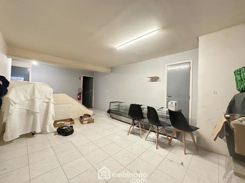 Local commercial - 372 m² - 8 pièces