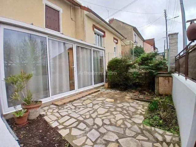 Maison - 90 m² - 5 pièces