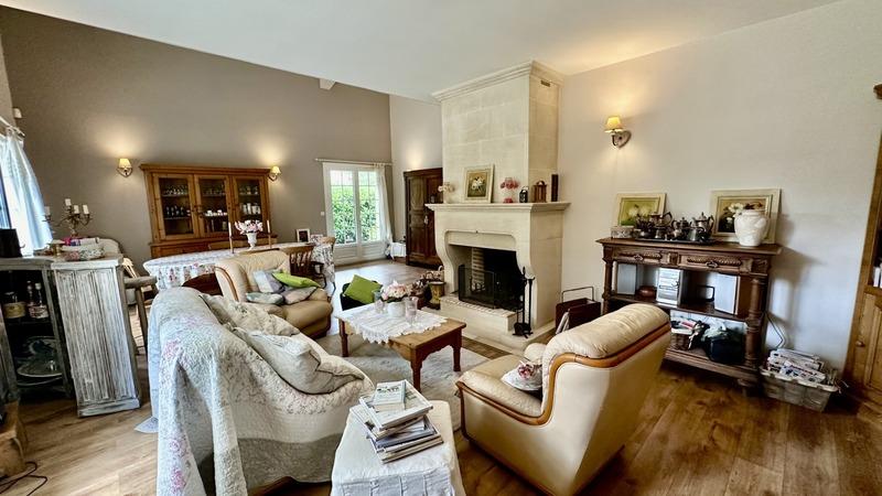 Maison - 220 m² - 7 pièces