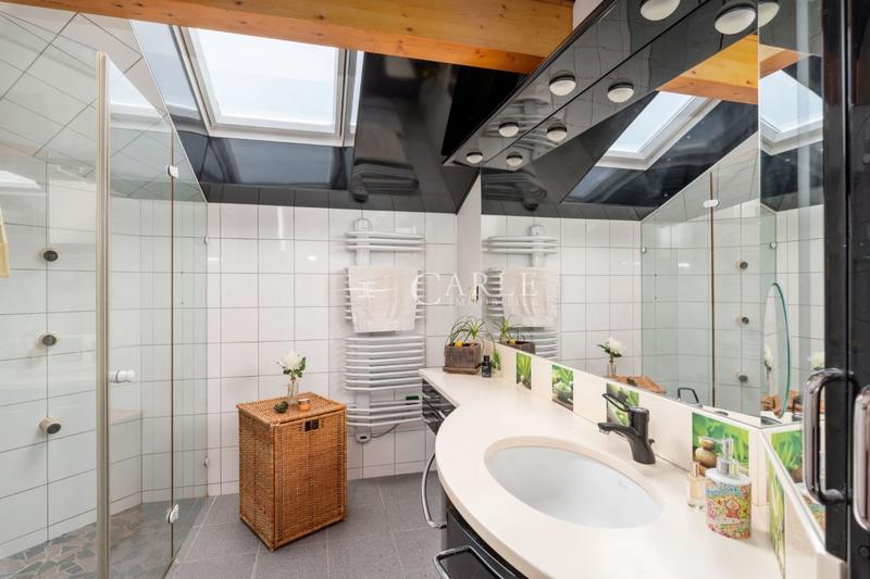 Villa - 207 m² - 9 pièces