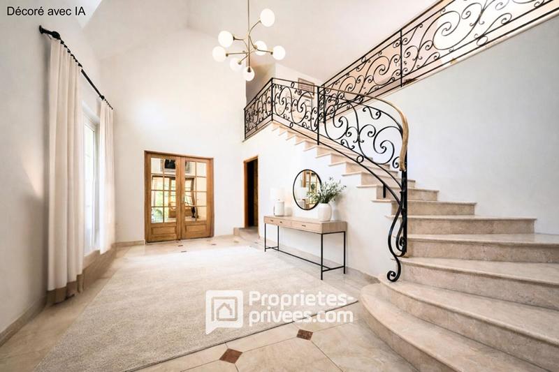 Propriété - 330 m² - 10 pièces