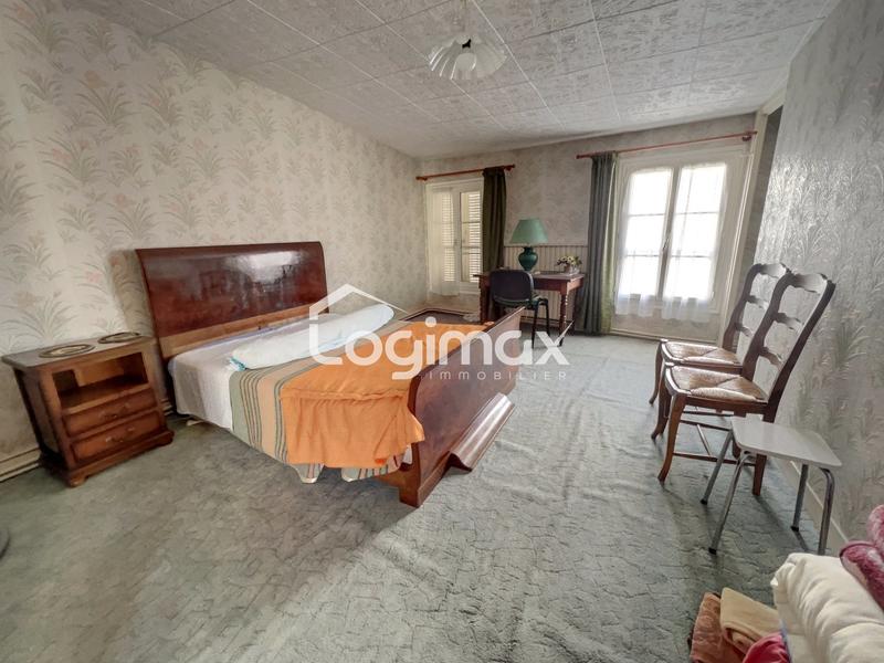 Maison - 212 m² - 10 pièces