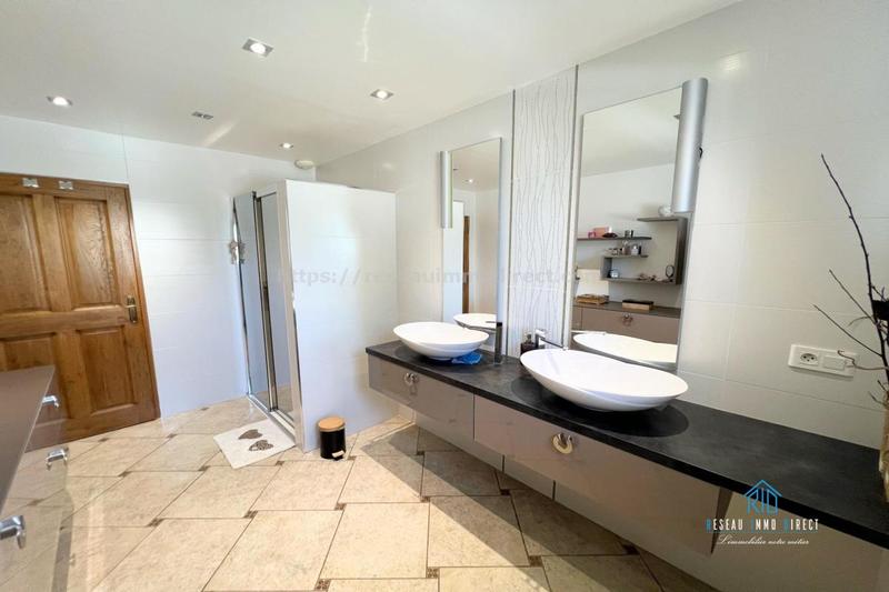 Maison traditionnelle - 170 m² - 6 pièces