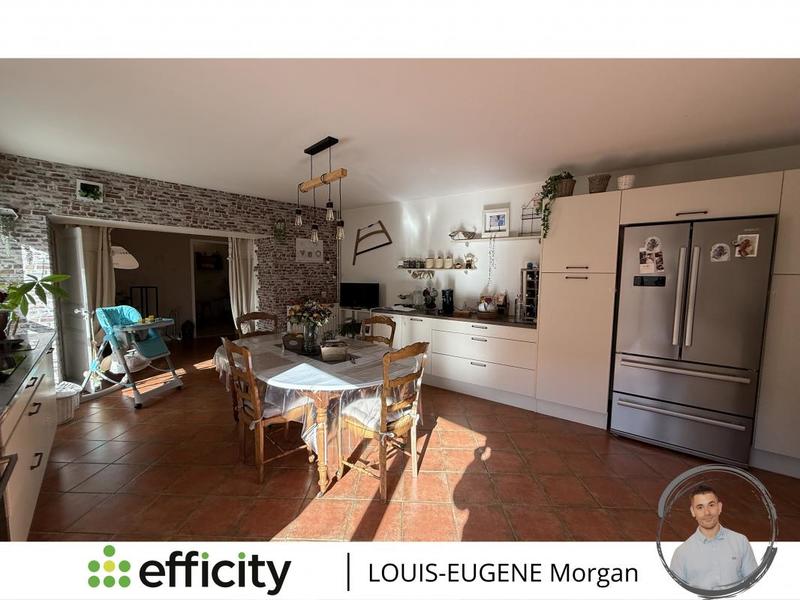 Maison - 209 m² - 8 pièces