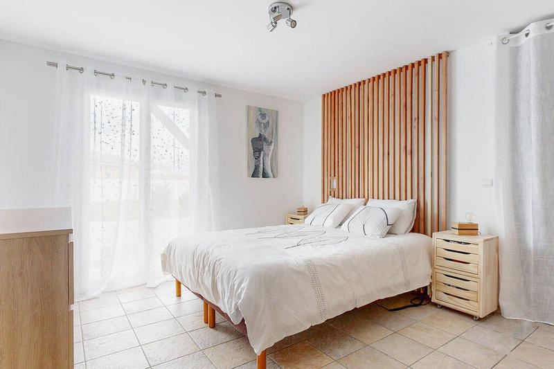 Maison - 222 m² - 8 pièces