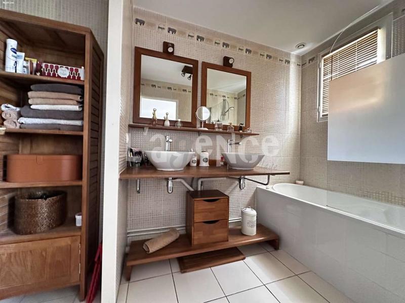 Propriété - 160 m² - 7 pièces