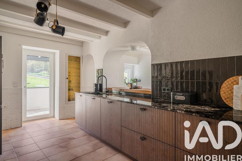 Maison - 234 m² - 5 pièces