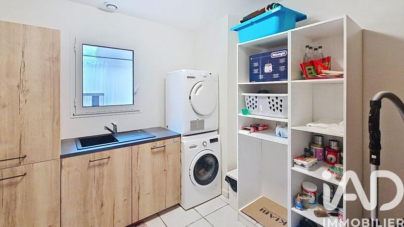 Maison - 211 m² - 6 pièces