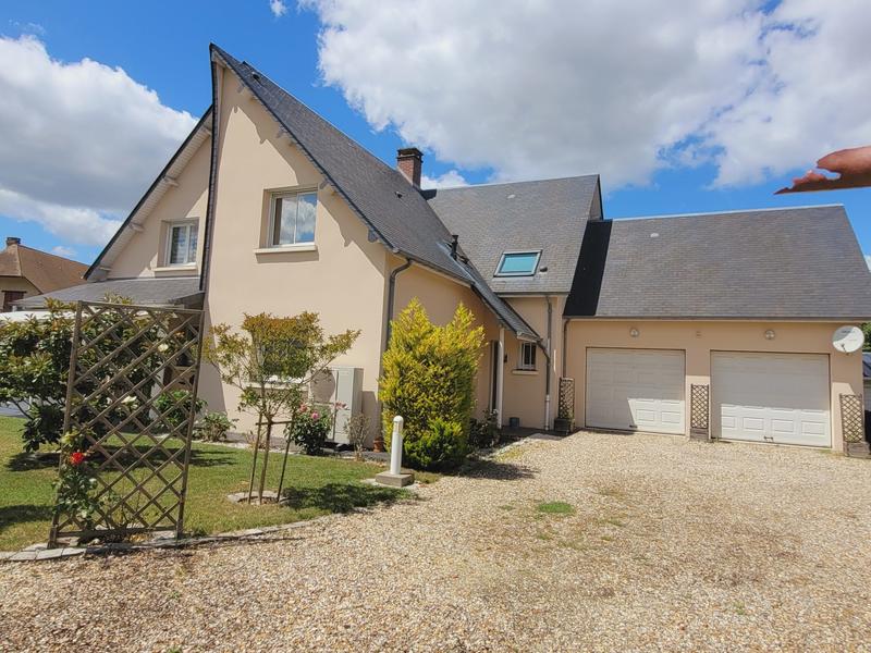 Maison contemporaine - 285 m² - 7 pièces