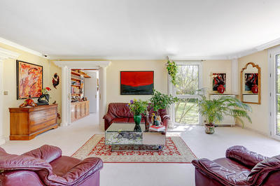 Maison - 214 m² - 7 pièces