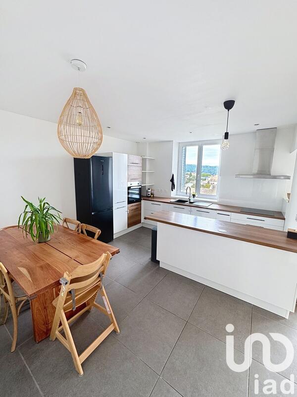 Appartement - 92 m² - 4 pièces