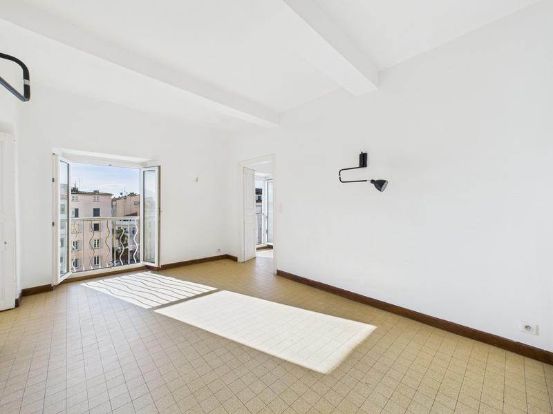 Appartement - 96 m² - 4 pièces