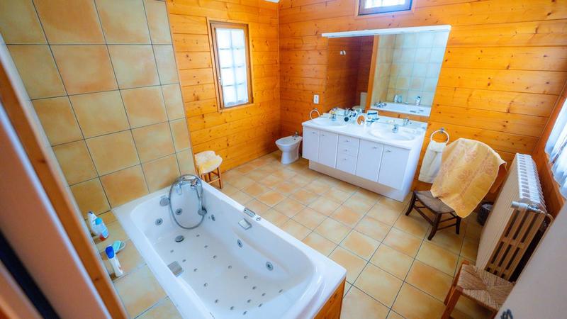 Maison - 660 m² - 16 pièces