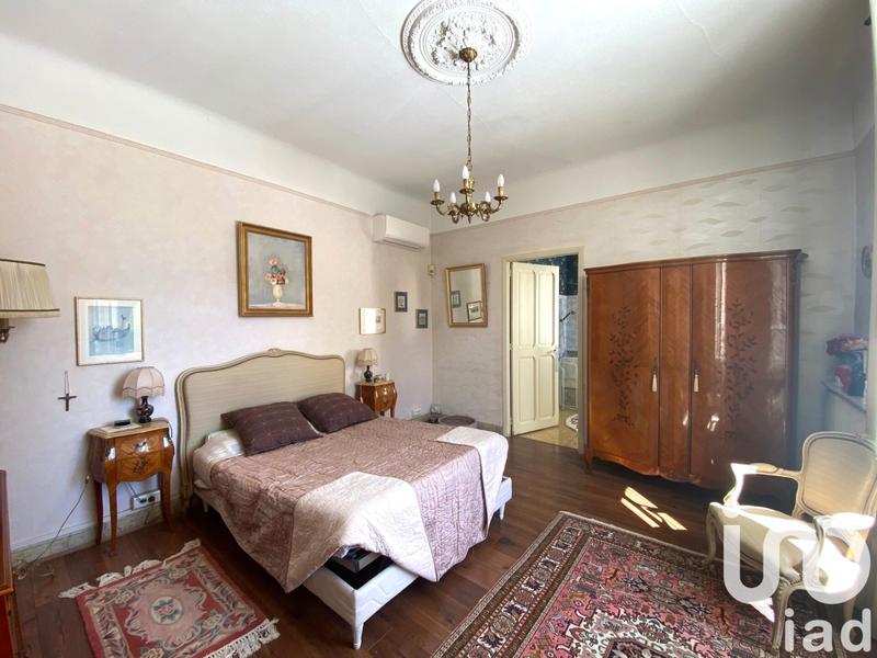 Maison - 212 m² - 8 pièces