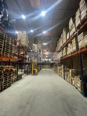 Entrepôt - 1 445 m²