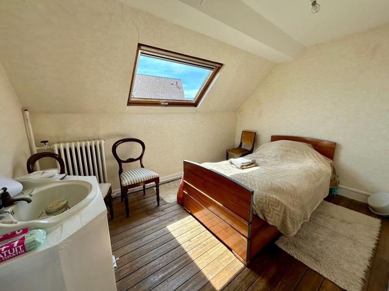 Maison - 285 m² - 9 pièces