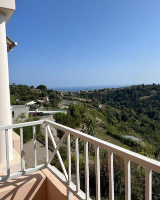 Studio - 25 m² - 1 pièce