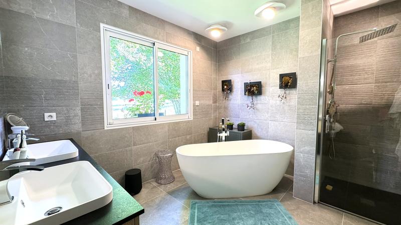 Maison - 141 m² - 5 pièces