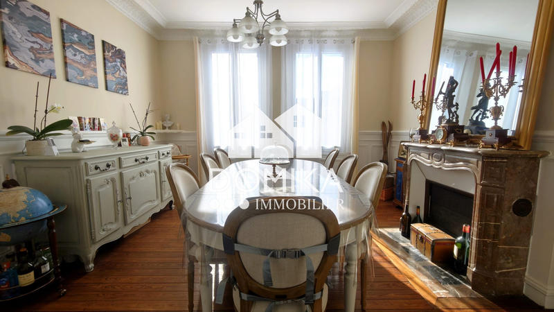 Maison - 178 m² - 8 pièces