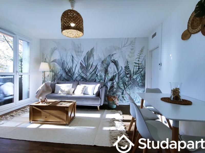 Chambre - 9 m² - 1 pièce