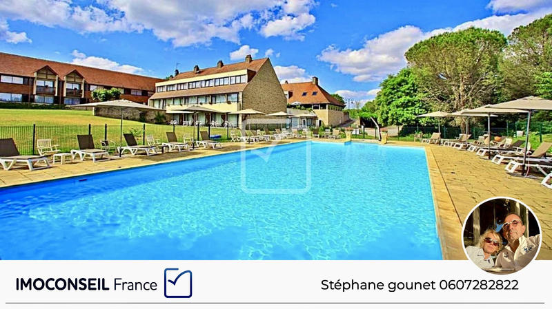 Maison - 3 900 m² - 96 pièces