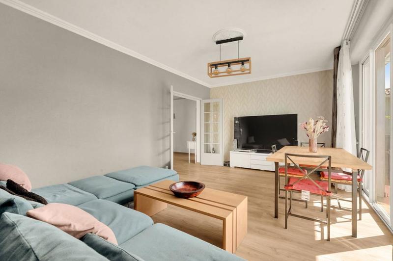 Maison - 180 m² - 6 pièces