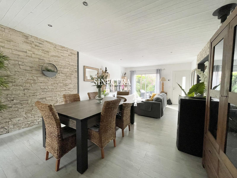 Maison - 104 m² - 5 pièces