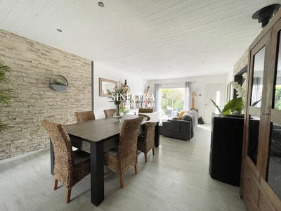 Maison - 104 m² - 5 pièces