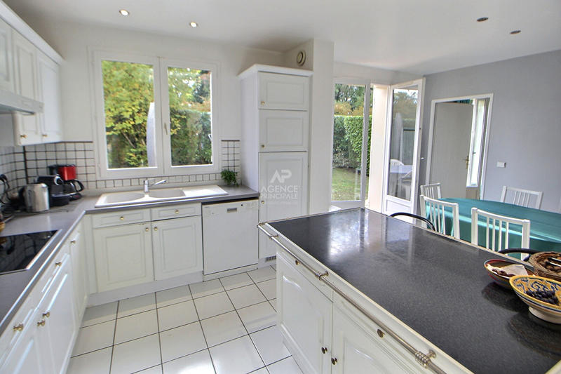 Villa - 180 m² - 7 pièces