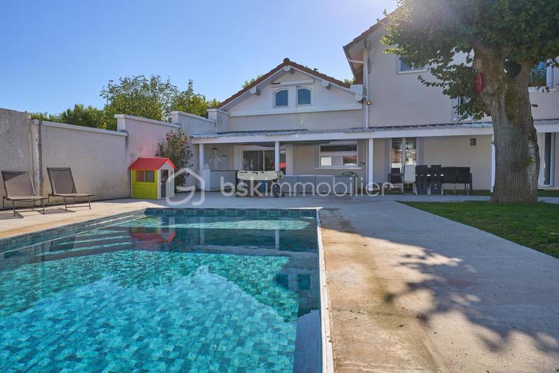 Maison - 178 m² - 6 pièces