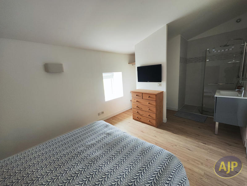 Maison - 263 m² - 8 pièces