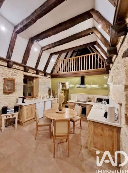 Maison - 210 m² - 7 pièces