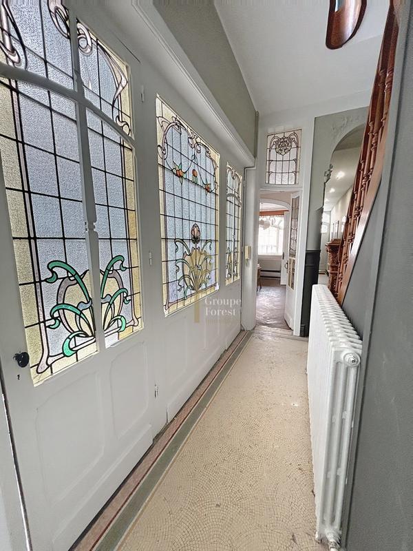 Maison - 252 m² - 9 pièces