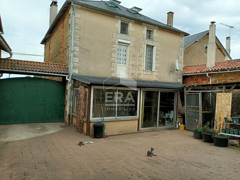 Maison - 210 m² - 8 pièces