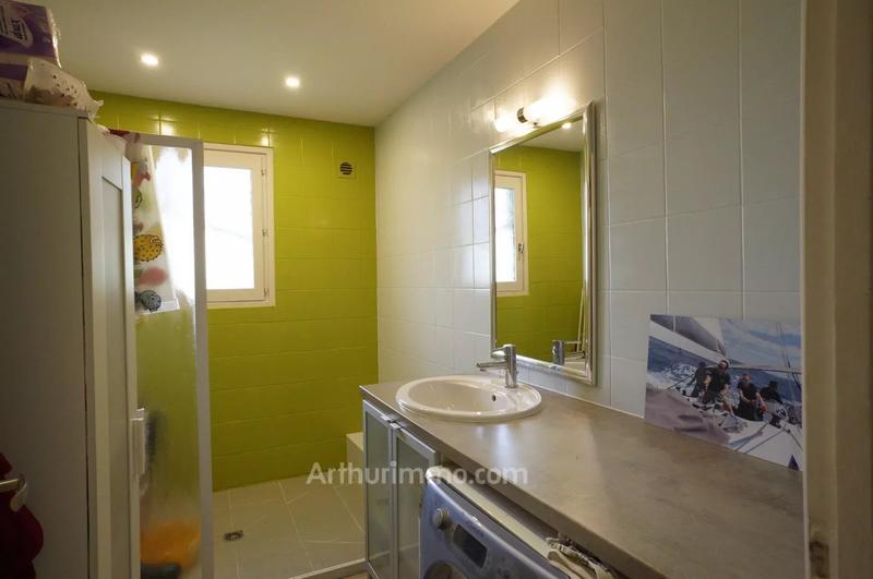 Maison - 201 m² - 8 pièces