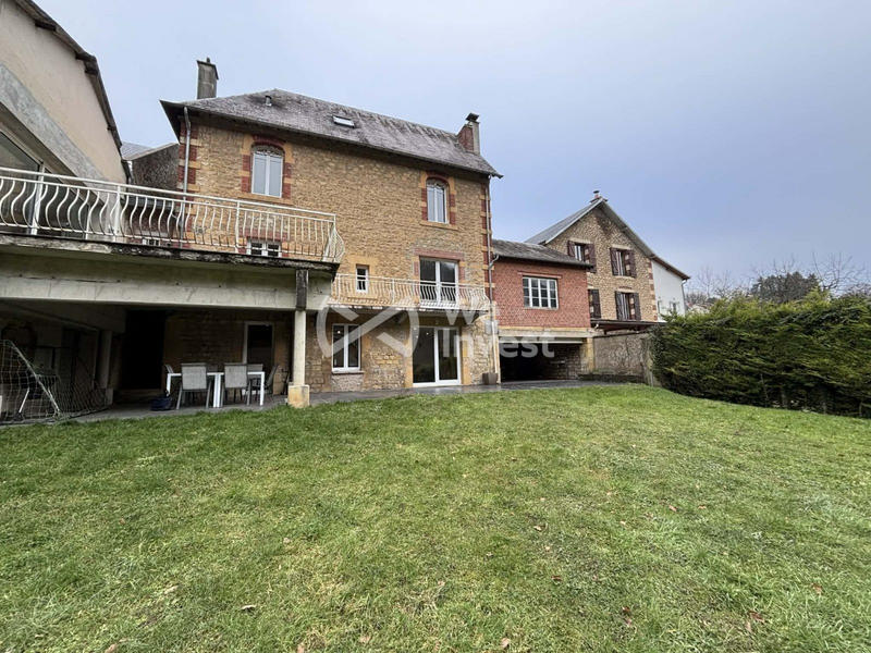 Maison - 228 m² - 8 pièces