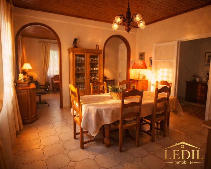 Maison de campagne - 230 m² - 6 pièces