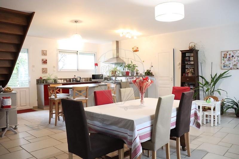 Maison - 144 m² - 6 pièces