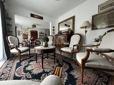 Propriété - 269 m² - 13 pièces