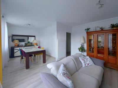 Appartement - 80 m² - 5 pièces