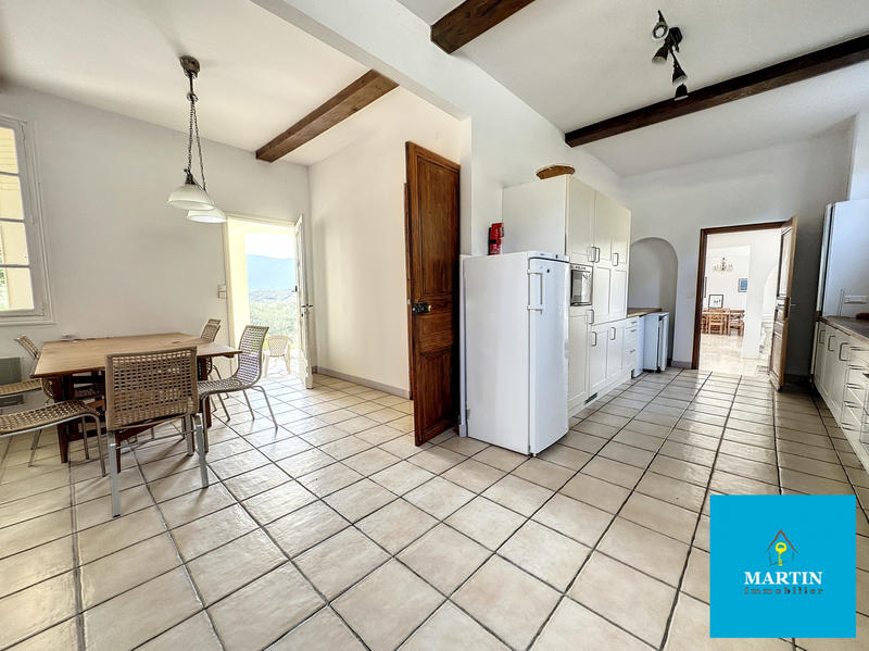 Villa - 331 m² - 10 pièces