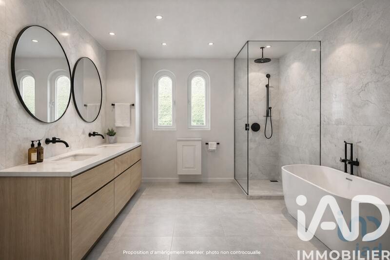 Maison - 319 m² - 10 pièces