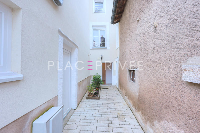 Maison - 152 m² - 8 pièces