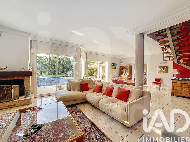 Maison - 211 m² - 7 pièces