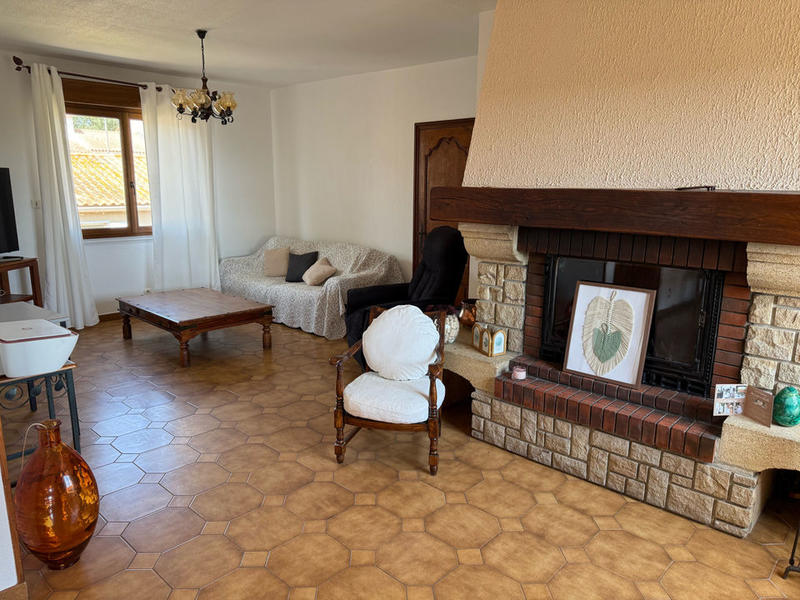 Maison - 230 m² - 8 pièces