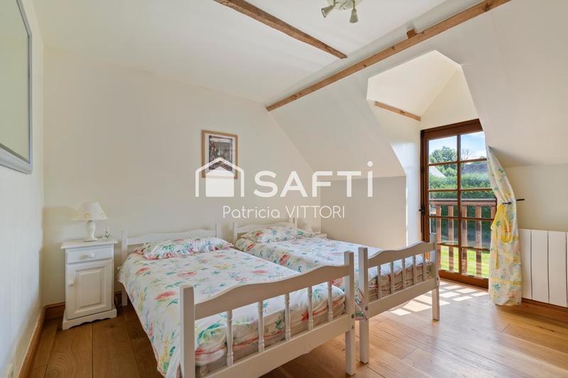 Maison - 222 m² - 8 pièces