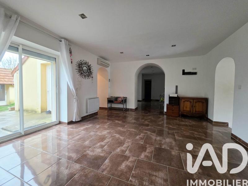 Maison - 232 m² - 8 pièces